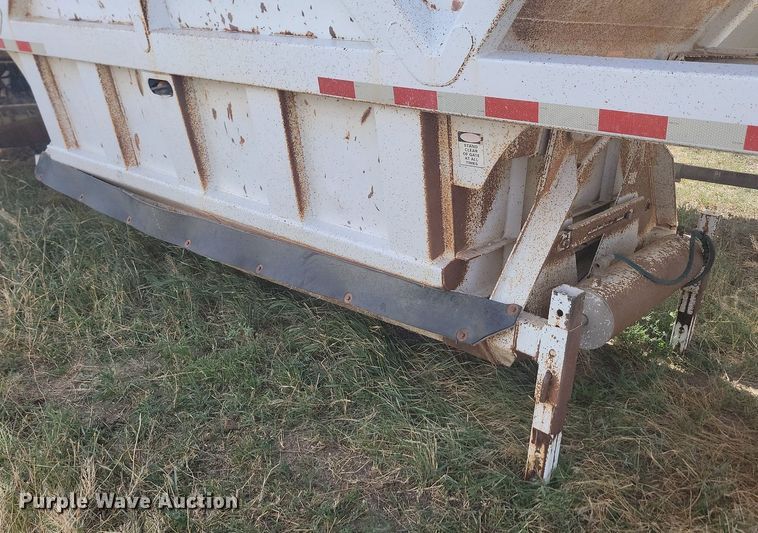 image for item LQ9227 2006 Manac LWBD240  bottom dump trailer