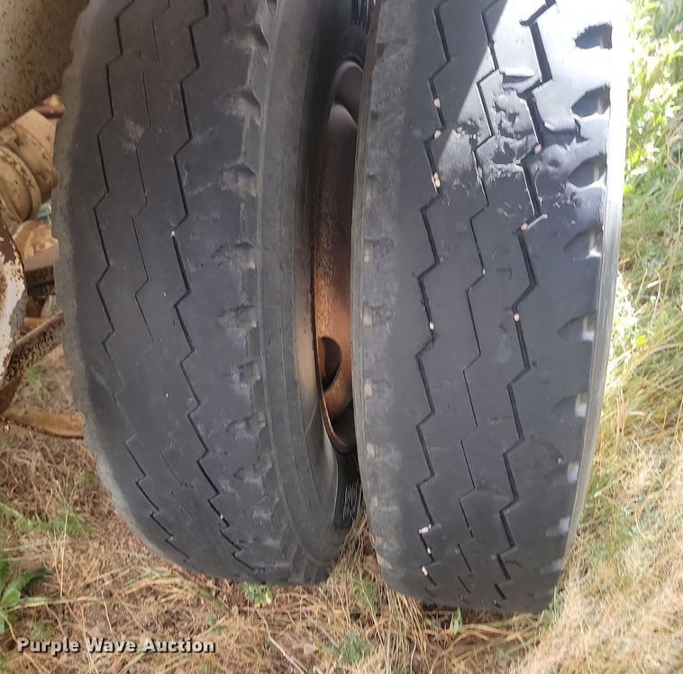 image for item LQ9227 2006 Manac LWBD240  bottom dump trailer