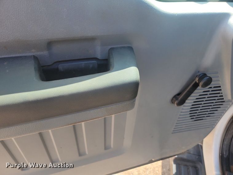 image for item LQ9228 2012 Ford F-250  Super Duty  Crew Cab pickup truck