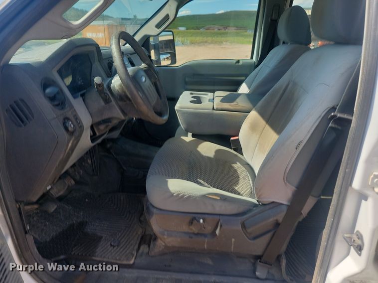 image for item LQ9228 2012 Ford F-250  Super Duty  Crew Cab pickup truck