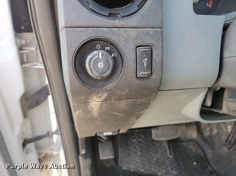 image for item LQ9228 2012 Ford F-250  Super Duty  Crew Cab pickup truck