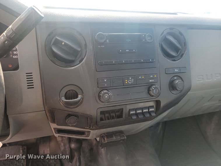 image for item LQ9228 2012 Ford F-250  Super Duty  Crew Cab pickup truck