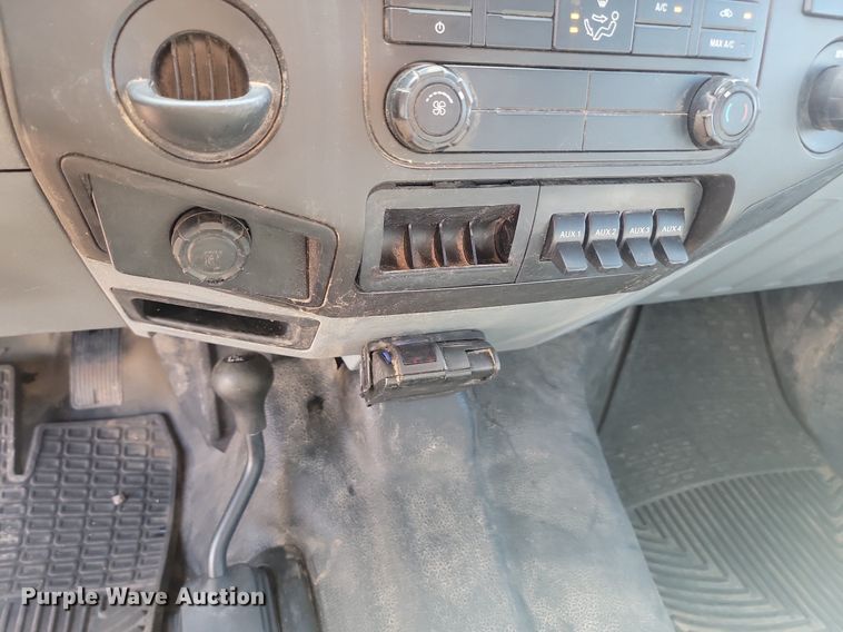 image for item LQ9228 2012 Ford F-250  Super Duty  Crew Cab pickup truck