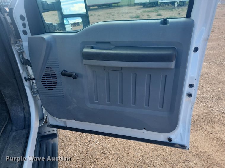 image for item LQ9228 2012 Ford F-250  Super Duty  Crew Cab pickup truck