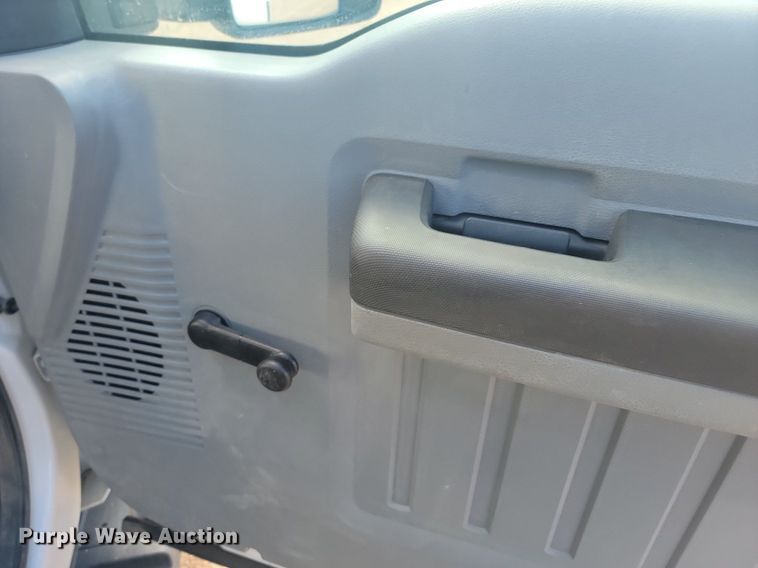 image for item LQ9228 2012 Ford F-250  Super Duty  Crew Cab pickup truck