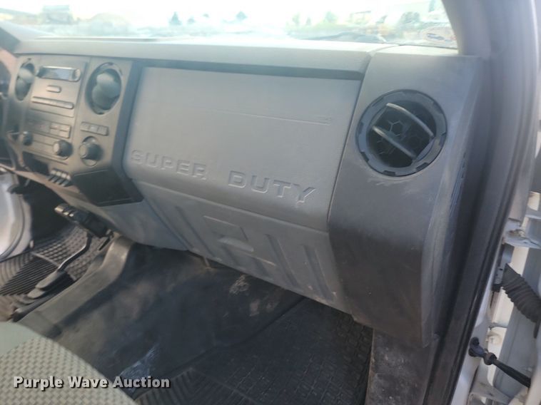 image for item LQ9228 2012 Ford F-250  Super Duty  Crew Cab pickup truck