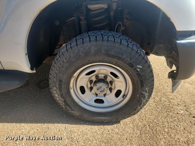 image for item LQ9228 2012 Ford F-250  Super Duty  Crew Cab pickup truck