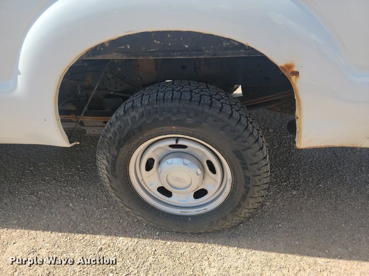 image for item LQ9228 2012 Ford F-250  Super Duty  Crew Cab pickup truck