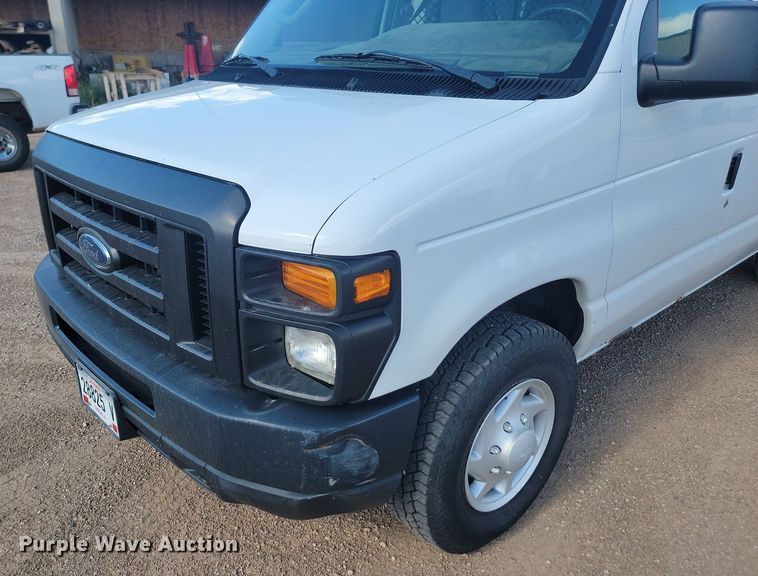 image for item LQ9230 2009 Ford E-250  delivery van