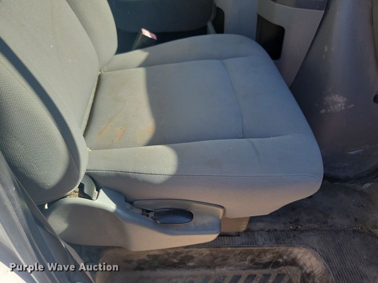 image for item LQ9230 2009 Ford E-250  delivery van