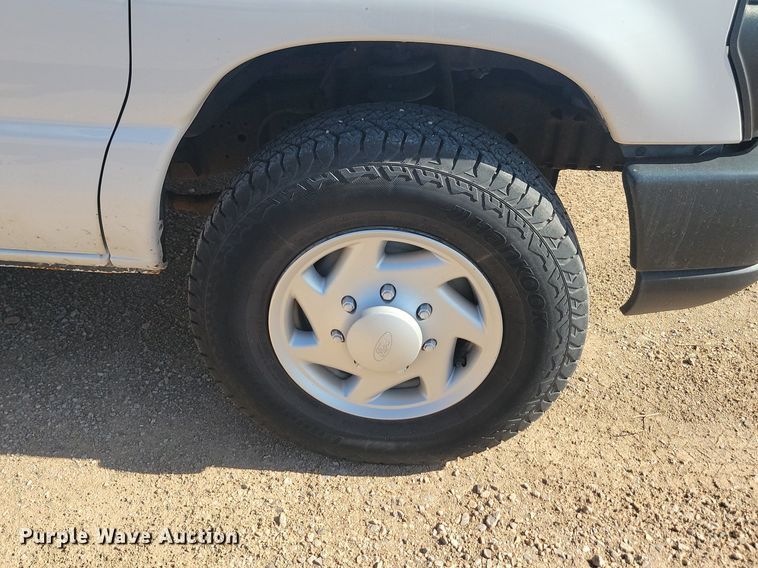 image for item LQ9230 2009 Ford E-250  delivery van