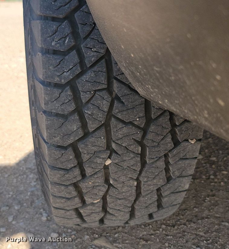 image for item LQ9230 2009 Ford E-250  delivery van