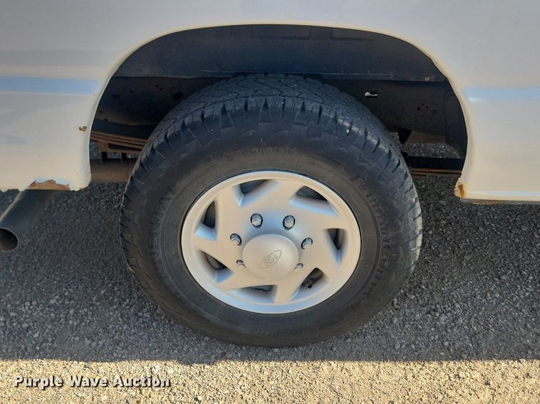 image for item LQ9230 2009 Ford E-250  delivery van