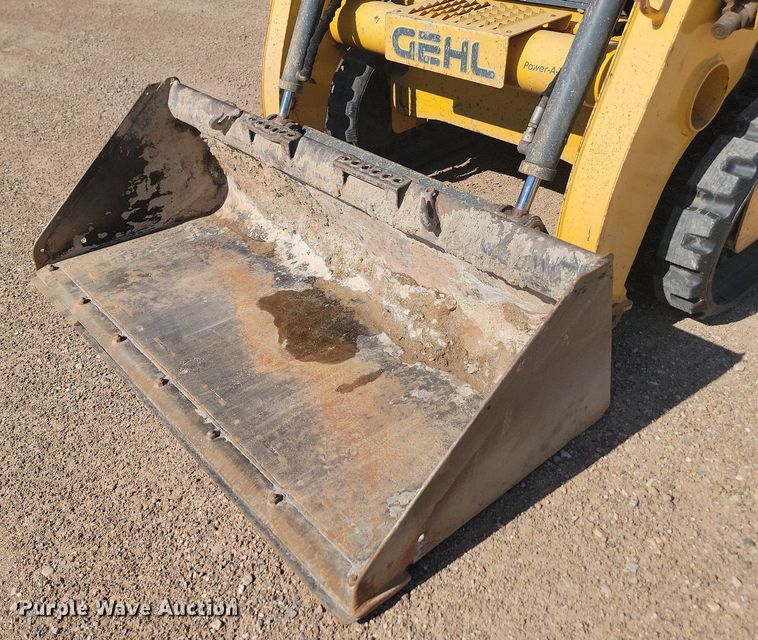 image for item LQ9231 2018 Gehl RT175  skid steer loader
