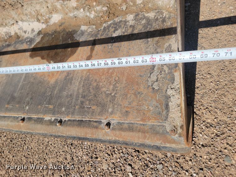 image for item LQ9231 2018 Gehl RT175  skid steer loader