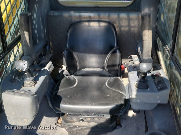 image for item LQ9231 2018 Gehl RT175  skid steer loader