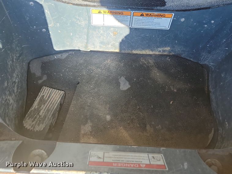 image for item LQ9231 2018 Gehl RT175  skid steer loader