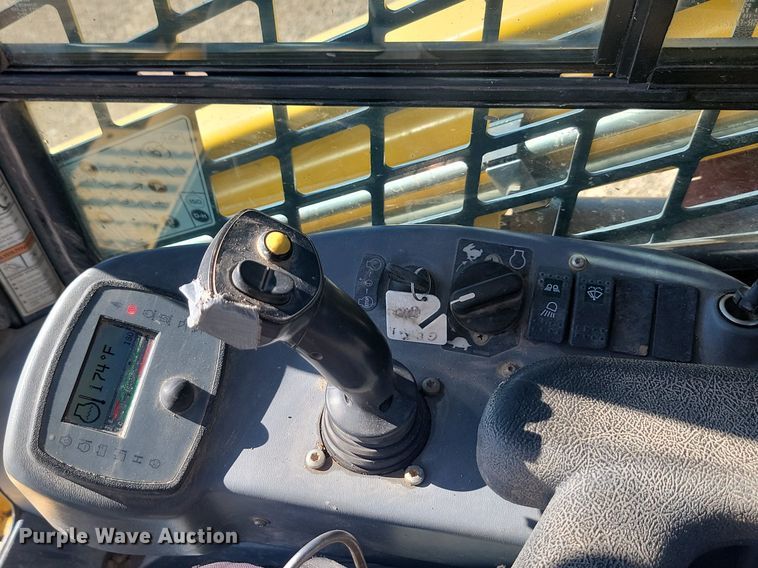 image for item LQ9231 2018 Gehl RT175  skid steer loader