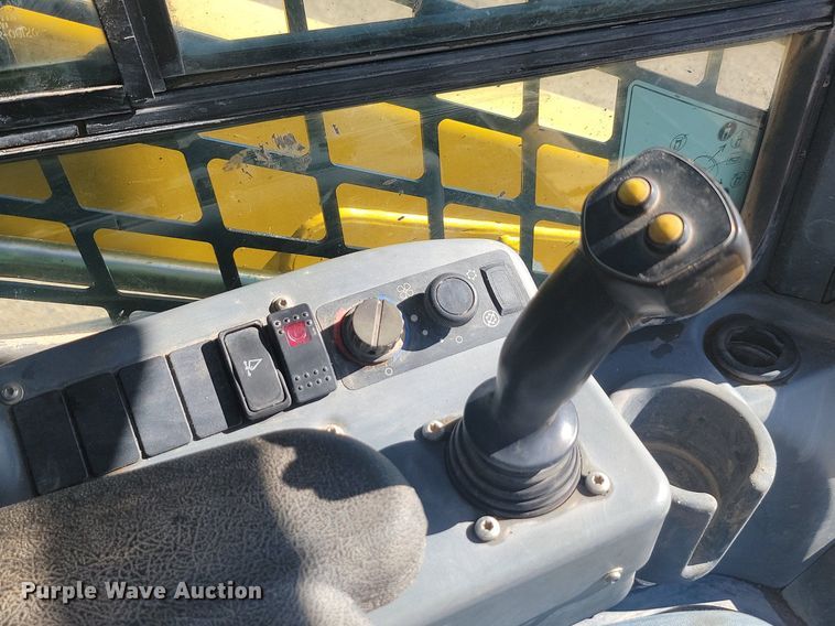 image for item LQ9231 2018 Gehl RT175  skid steer loader