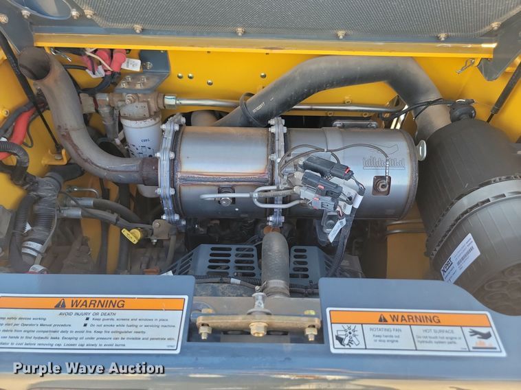 image for item LQ9231 2018 Gehl RT175  skid steer loader