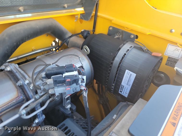 image for item LQ9231 2018 Gehl RT175  skid steer loader