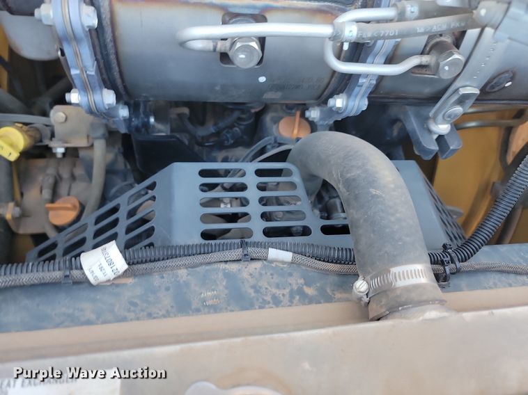 image for item LQ9231 2018 Gehl RT175  skid steer loader