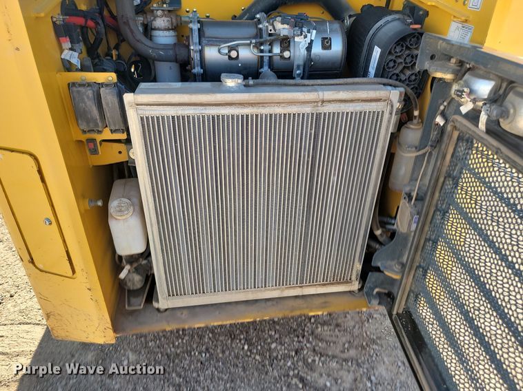 image for item LQ9231 2018 Gehl RT175  skid steer loader