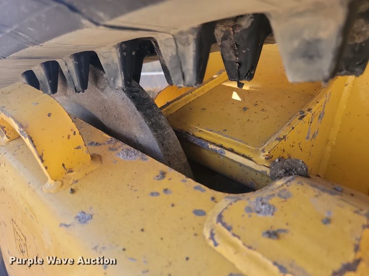 image for item LQ9231 2018 Gehl RT175  skid steer loader