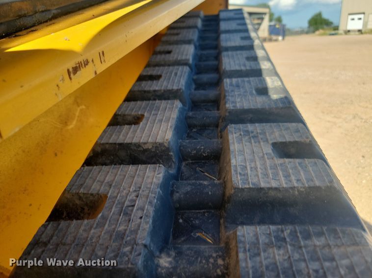 image for item LQ9231 2018 Gehl RT175  skid steer loader