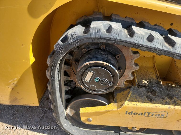 image for item LQ9231 2018 Gehl RT175  skid steer loader