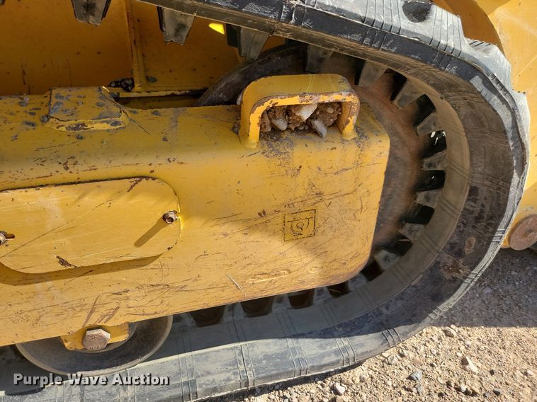 image for item LQ9231 2018 Gehl RT175  skid steer loader