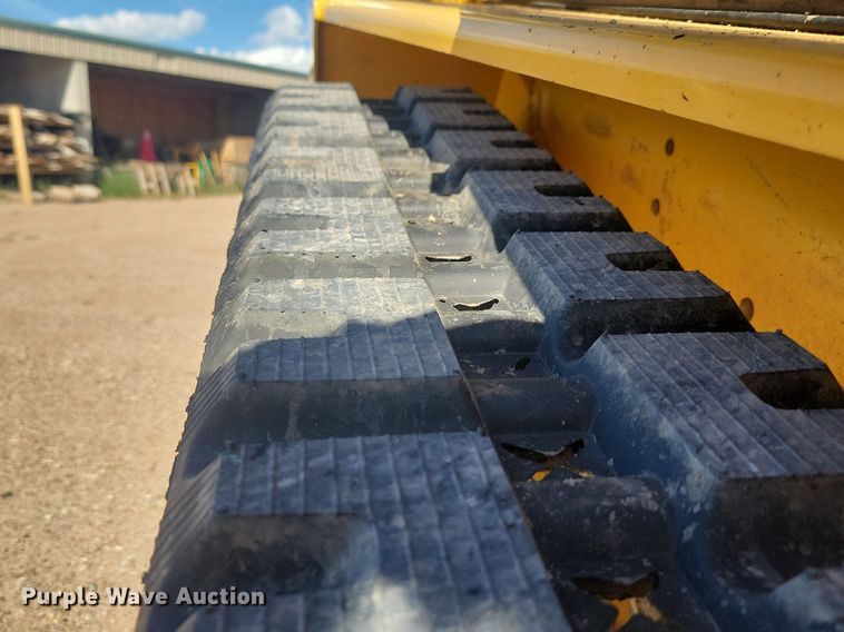 image for item LQ9231 2018 Gehl RT175  skid steer loader