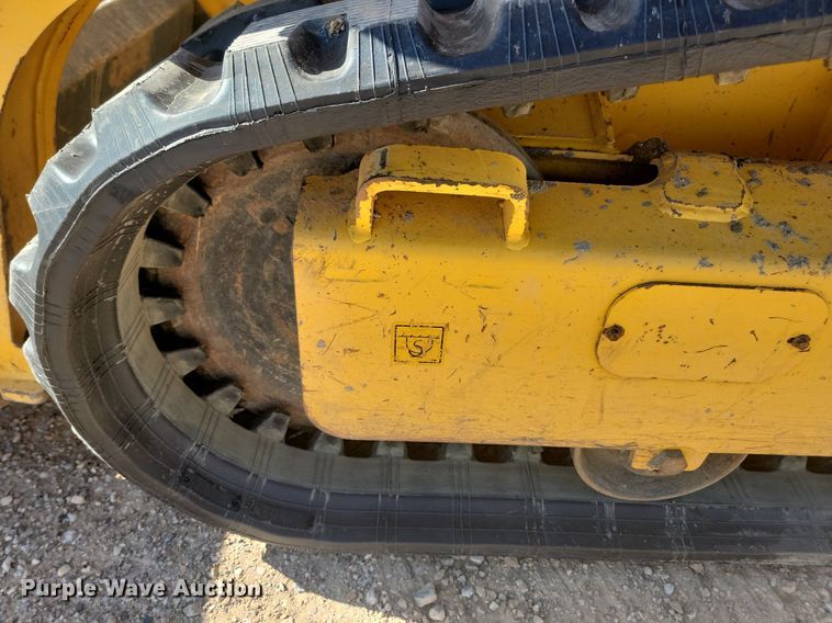 image for item LQ9231 2018 Gehl RT175  skid steer loader