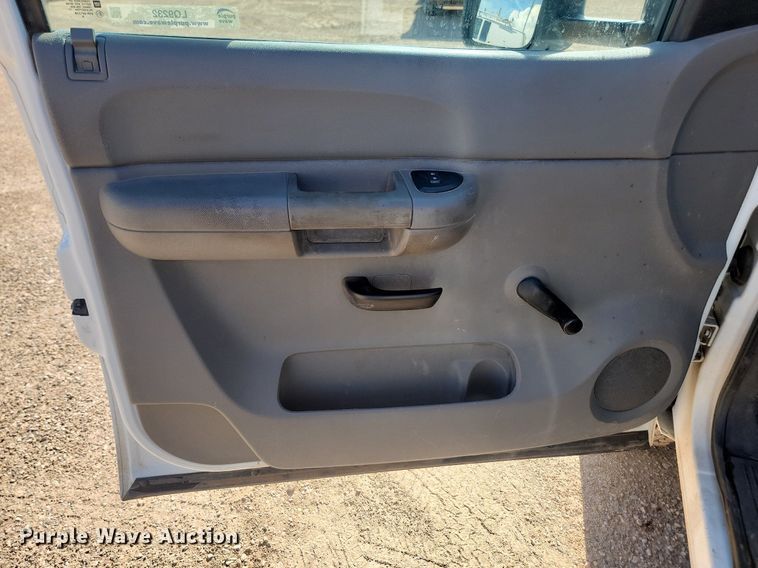 image for item LQ9232 2009 GMC Sierra 2500HD  pickup truck