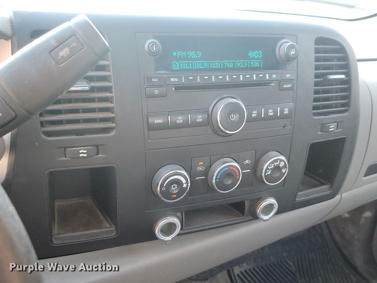 image for item LQ9232 2009 GMC Sierra 2500HD  pickup truck