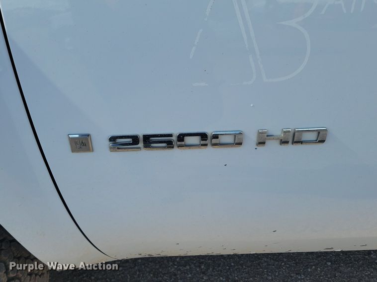 image for item LQ9232 2009 GMC Sierra 2500HD  pickup truck