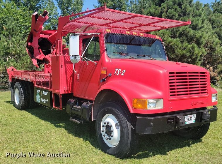 image for item LQ9238 1992 International 4700  truck with tree spade