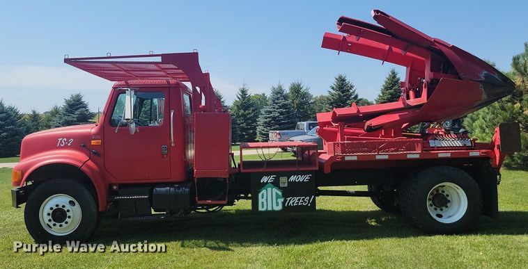 image for item LQ9238 1992 International 4700  truck with tree spade