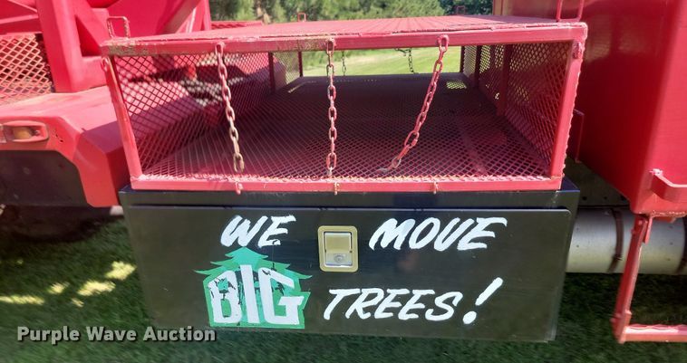 image for item LQ9238 1992 International 4700  truck with tree spade