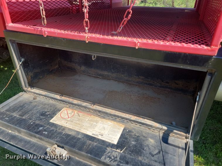 image for item LQ9238 1992 International 4700  truck with tree spade