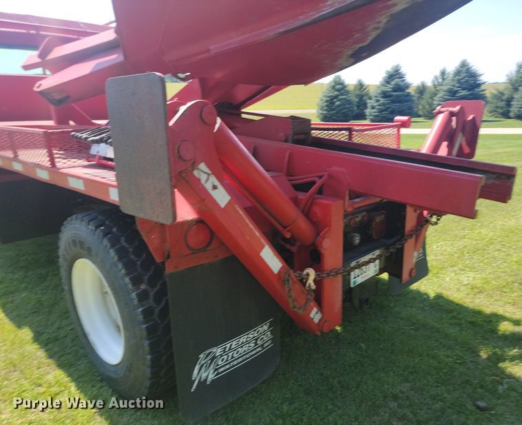 image for item LQ9238 1992 International 4700  truck with tree spade