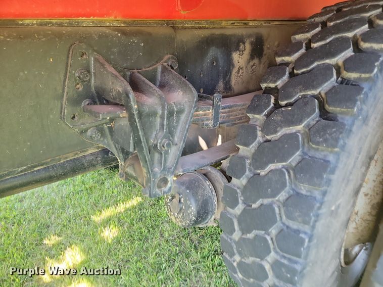 image for item LQ9238 1992 International 4700  truck with tree spade