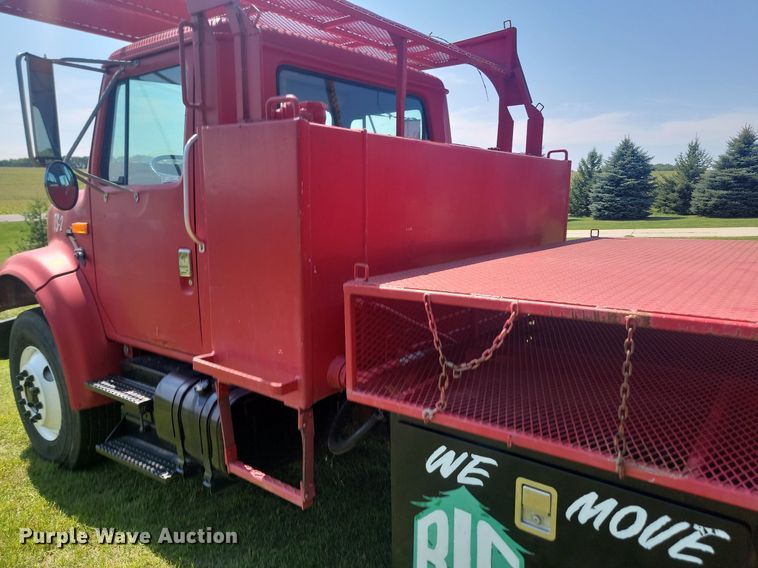 image for item LQ9238 1992 International 4700  truck with tree spade