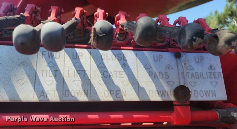 image for item LQ9238 1992 International 4700  truck with tree spade