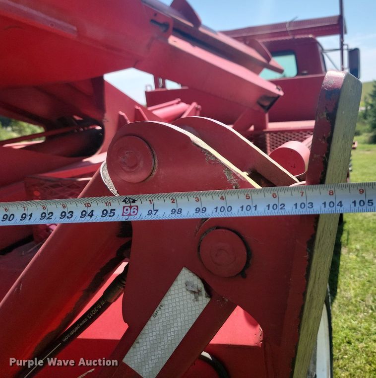 image for item LQ9238 1992 International 4700  truck with tree spade