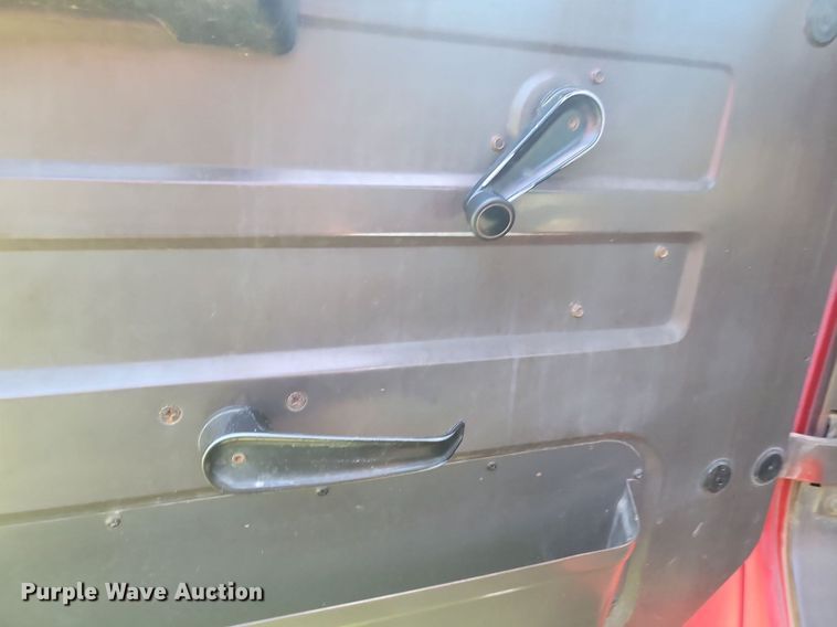 image for item LQ9238 1992 International 4700  truck with tree spade