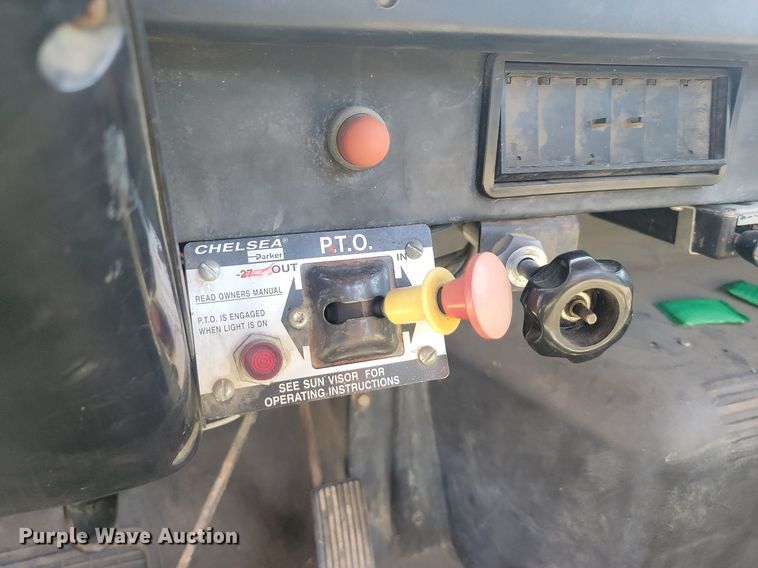 image for item LQ9238 1992 International 4700  truck with tree spade