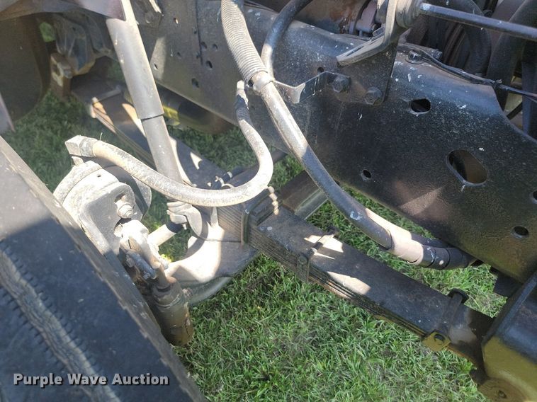 image for item LQ9238 1992 International 4700  truck with tree spade