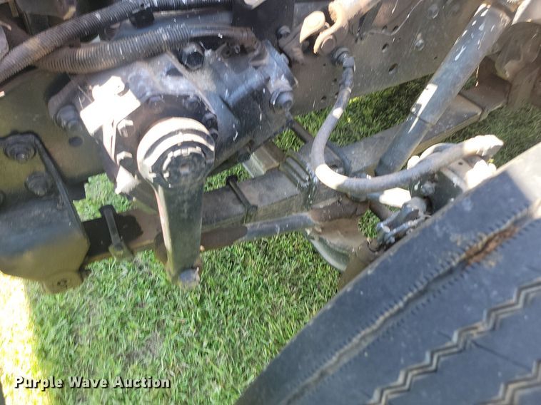 image for item LQ9238 1992 International 4700  truck with tree spade