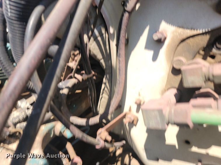 image for item LQ9238 1992 International 4700  truck with tree spade